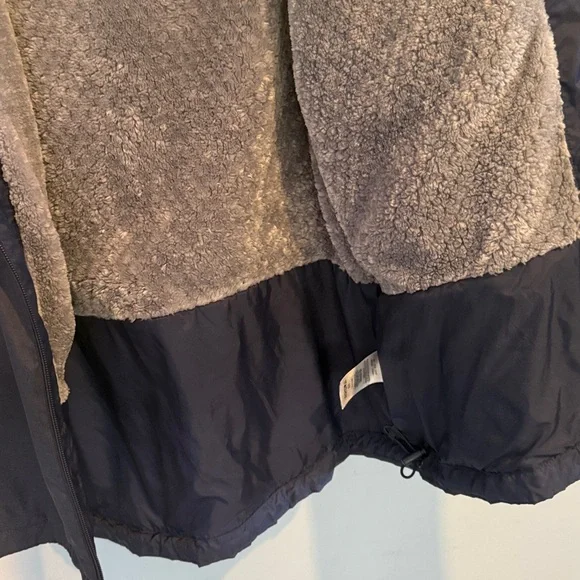 Columbia Hooded Jacket EUC - Picture 13 of 17